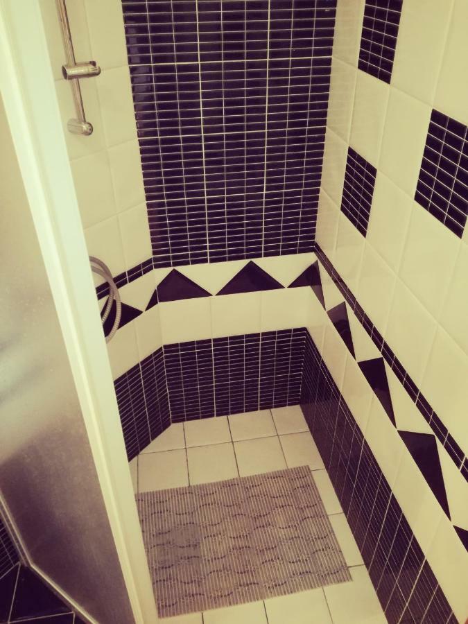 Room Kris With Private Entrance & Private Bathroom Vilanija Экстерьер фото